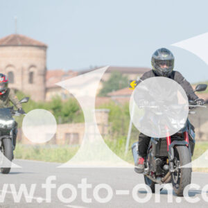 thumb_2025-08-14-Foto-On-a-Barolo-2