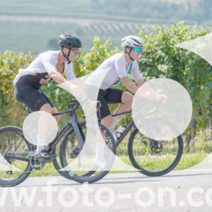 thumb_2025-08-14-Foto-On-a-Barolo-21