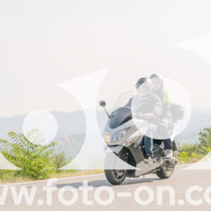 thumb_2025-08-14-Foto-On-a-Barolo-3