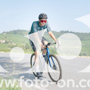 thumb_2025-08-14-Foto-On-a-Barolo-4