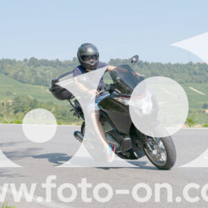 thumb_2025-08-14-Foto-On-a-Barolo-7