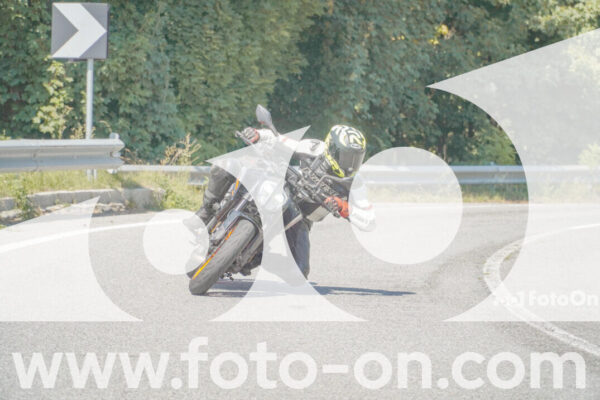 <h1 class="product-title">thumb_FF100114</h1>
