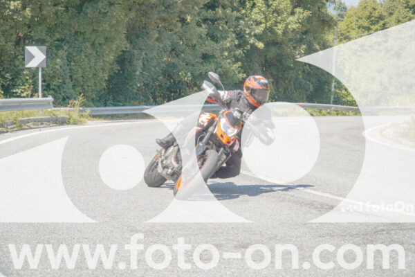 <h1 class="product-title">thumb_FF100265</h1>