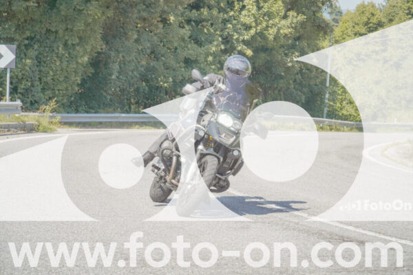 <h1 class="product-title">thumb_FF100293</h1>