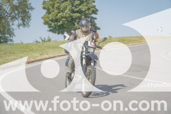 <h1 class="product-title">thumb_FF100373</h1>
