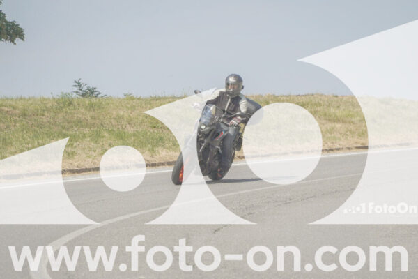 <h1 class="product-title">thumb_FF102447</h1>