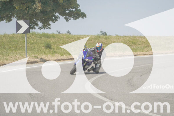 <h1 class="product-title">thumb_FF102453</h1>
