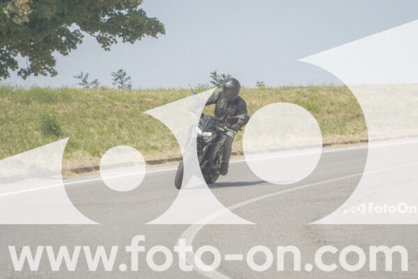 <h1 class="product-title">thumb_FF102475</h1>