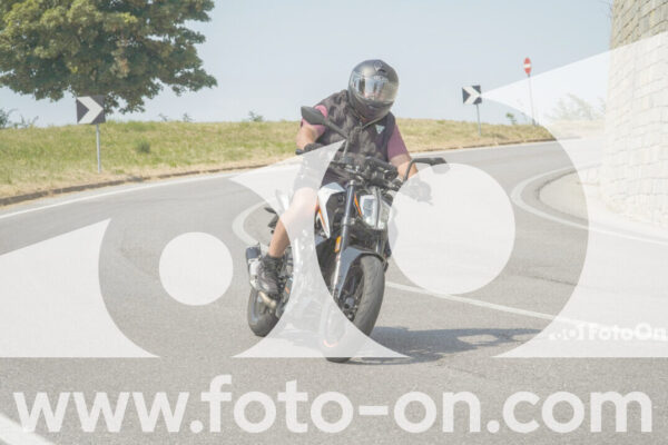 <h1 class="product-title">thumb_FF102483</h1>