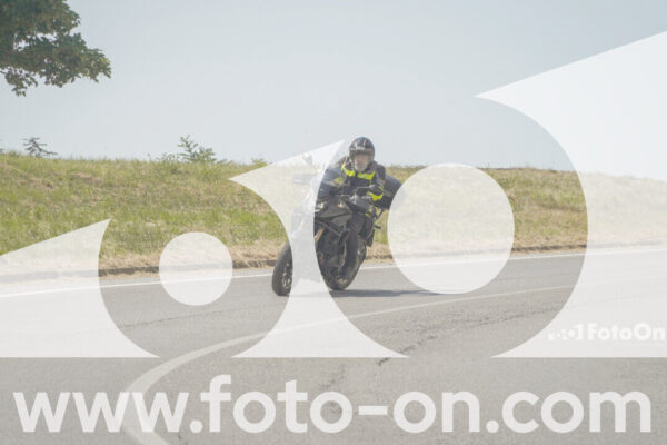 <h1 class="product-title">thumb_FF102543</h1>