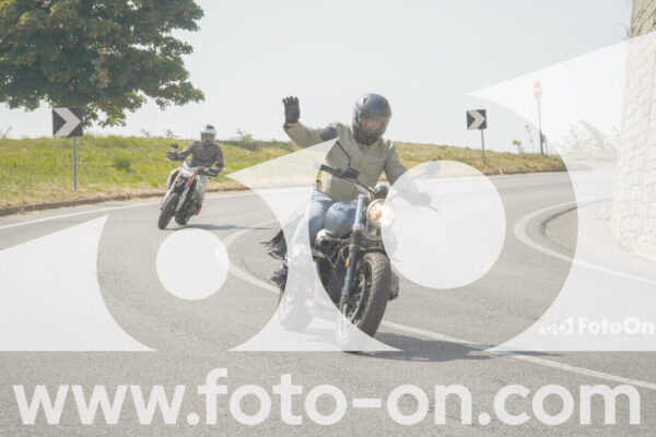 <h1 class="product-title">thumb_FF102590</h1>