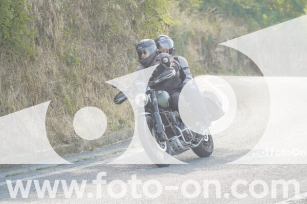 <h1 class="product-title">thumb_FF102653</h1>