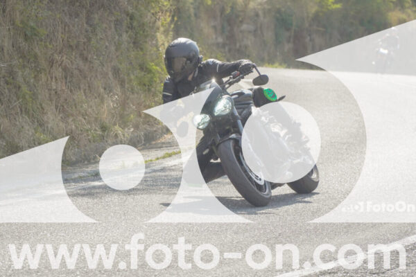 <h1 class="product-title">thumb_FF102688</h1>