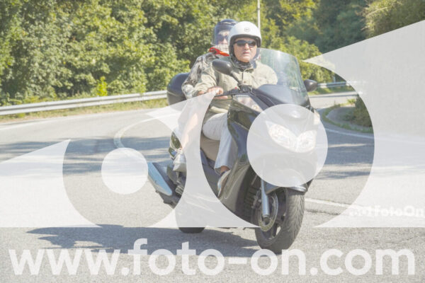 <h1 class="product-title">thumb_FF103399</h1>