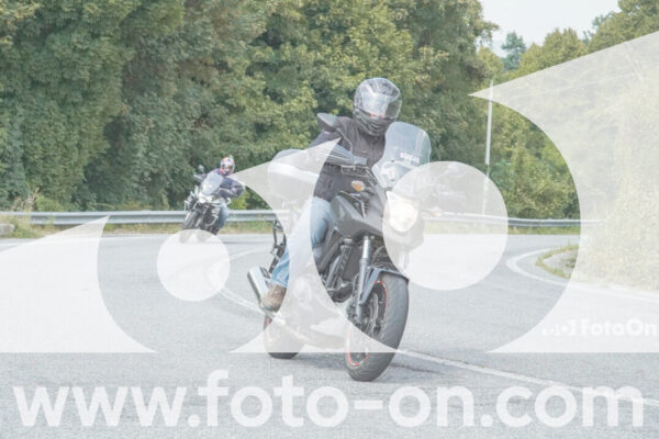 <h1 class="product-title">thumb_FF103812</h1>
