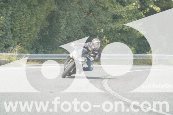 <h1 class="product-title">thumb_FF103845</h1>