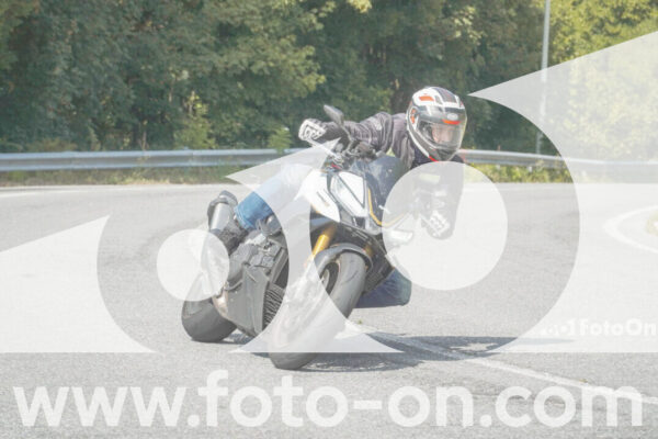 <h1 class="product-title">thumb_FF103846</h1>