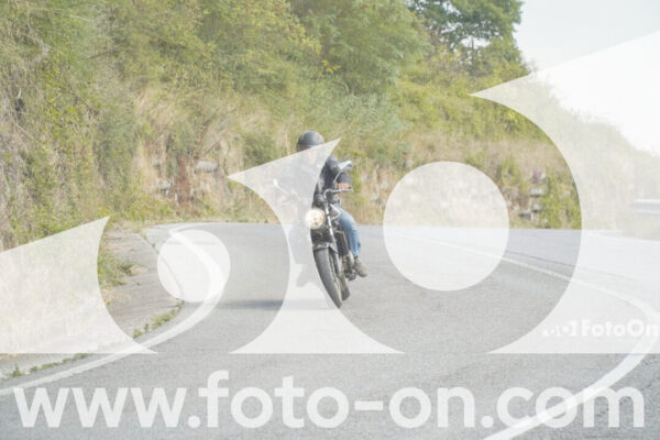 <h1 class="product-title">thumb_FF103853</h1>
