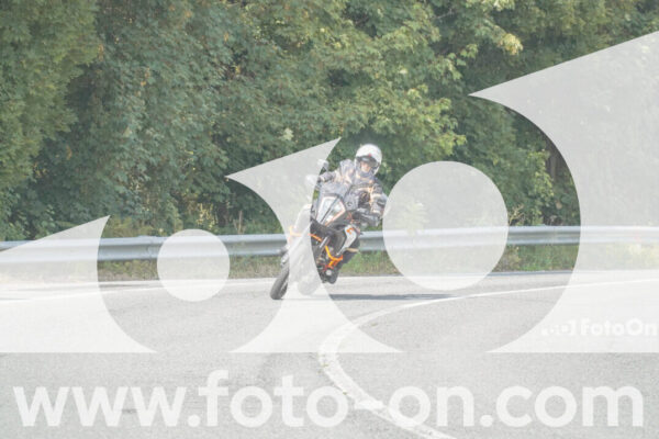 <h1 class="product-title">thumb_FF103871</h1>