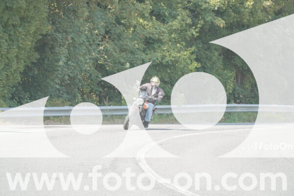 <h1 class="product-title">thumb_FF103885</h1>