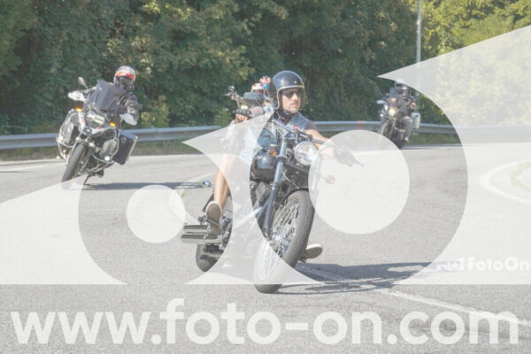 <h1 class="product-title">thumb_FF103922</h1>