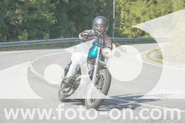 <h1 class="product-title">thumb_FF103930</h1>