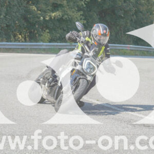 thumb_FF104002