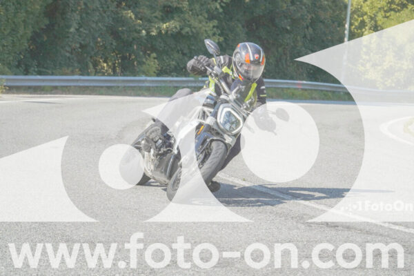 <h1 class="product-title">thumb_FF104002</h1>