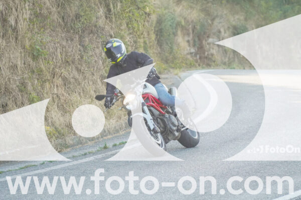 <h1 class="product-title">thumb_FF104082</h1>