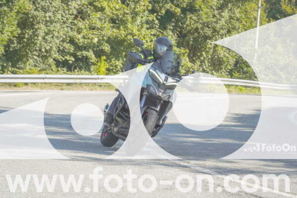 <h1 class="product-title">thumb_FF104213</h1>