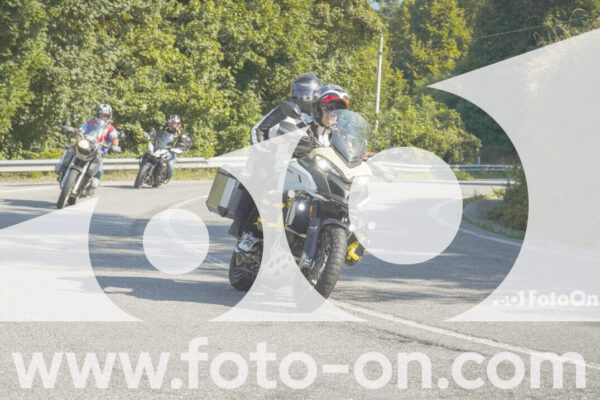 <h1 class="product-title">thumb_FF104228</h1>