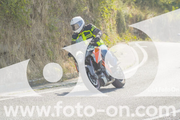 <h1 class="product-title">thumb_FF104347</h1>