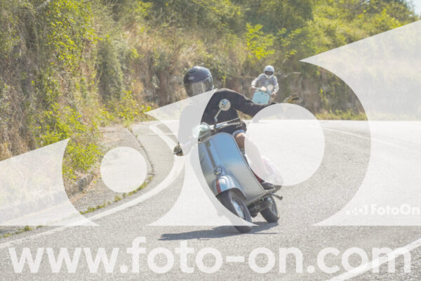 <h1 class="product-title">thumb_FF104384</h1>