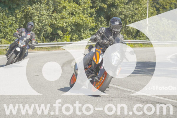 <h1 class="product-title">thumb_FF104390</h1>