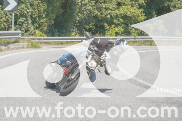 <h1 class="product-title">thumb_FF104494</h1>