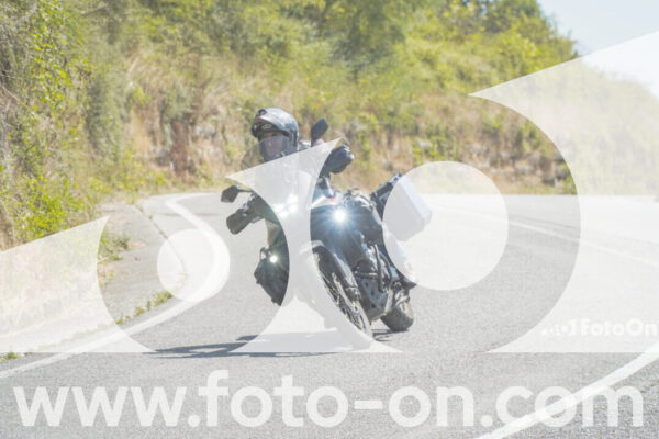 <h1 class="product-title">thumb_FF104548</h1>