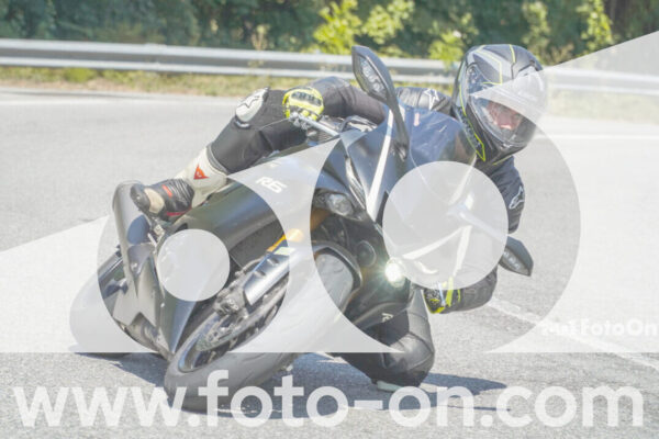 <h1 class="product-title">thumb_FF104585</h1>