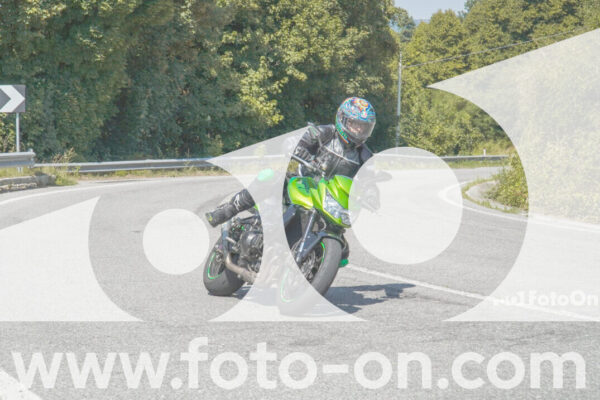 <h1 class="product-title">thumb_FF104653</h1>