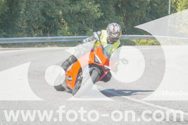 <h1 class="product-title">thumb_FF104737</h1>