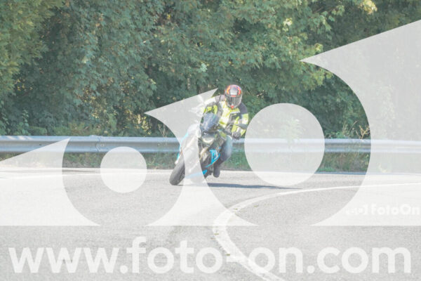 <h1 class="product-title">thumb_FF104757</h1>