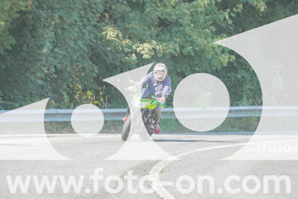 <h1 class="product-title">thumb_FF104866</h1>