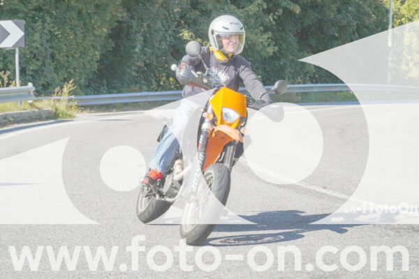 <h1 class="product-title">thumb_FF104872</h1>