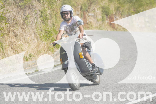 <h1 class="product-title">thumb_FF104882</h1>