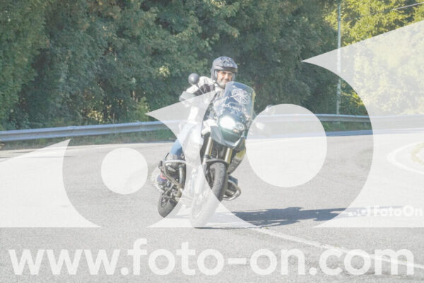<h1 class="product-title">thumb_FF104909</h1>
