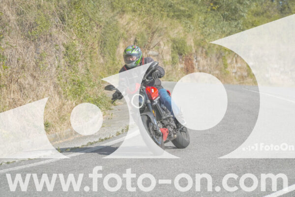 <h1 class="product-title">thumb_FF104944</h1>