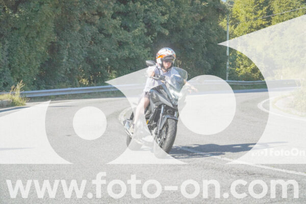 <h1 class="product-title">thumb_FF104957</h1>