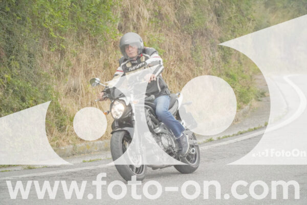 <h1 class="product-title">thumb_FF105085</h1>