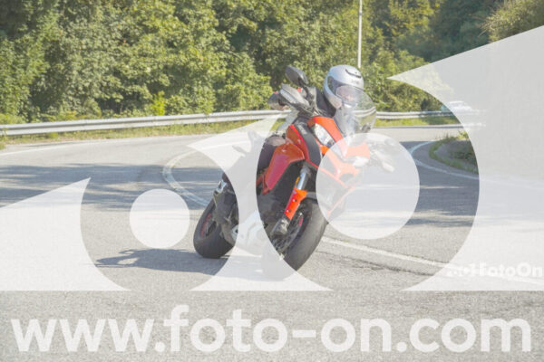 <h1 class="product-title">thumb_FF105108</h1>