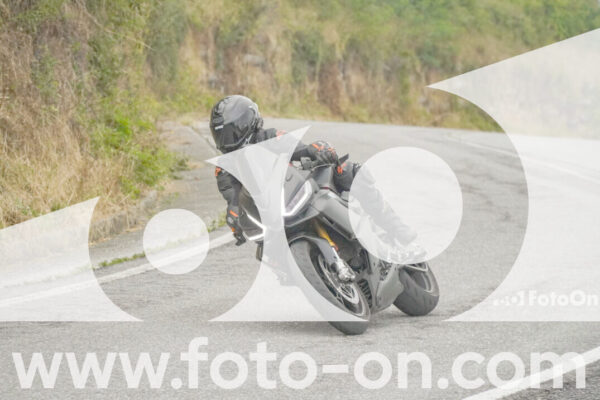 <h1 class="product-title">thumb_FF105148</h1>