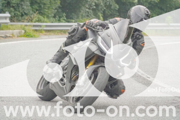<h1 class="product-title">thumb_FF105166</h1>